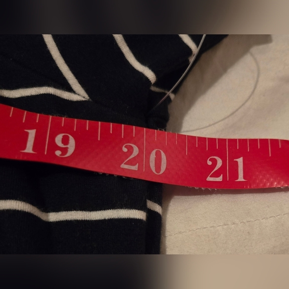 GAP Maternity Top for Year Round by Gap Body; Size XL; Navy with White Stripes - Picture 4 of 16